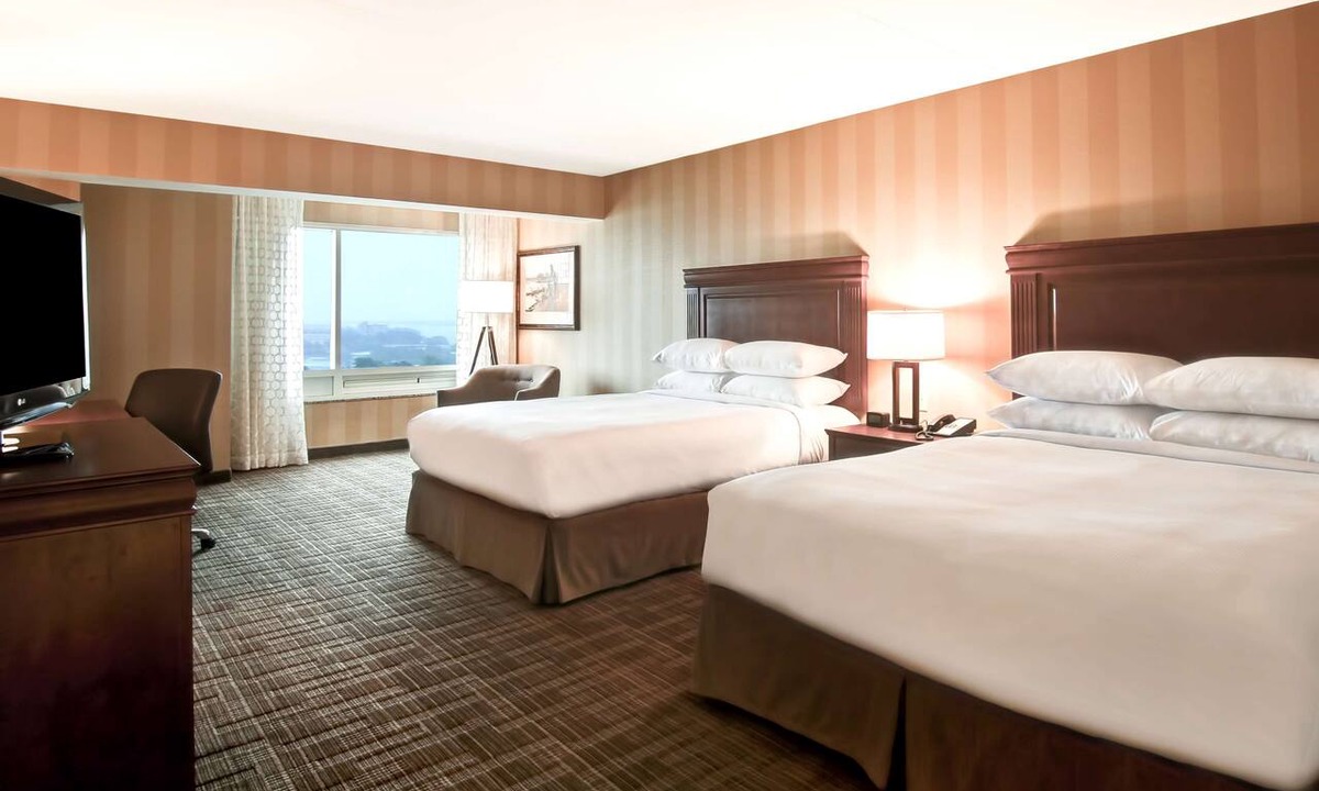 Fallsview Resort | DoubleTree Fallsview Resort & Spa by Hilton Niagara Falls