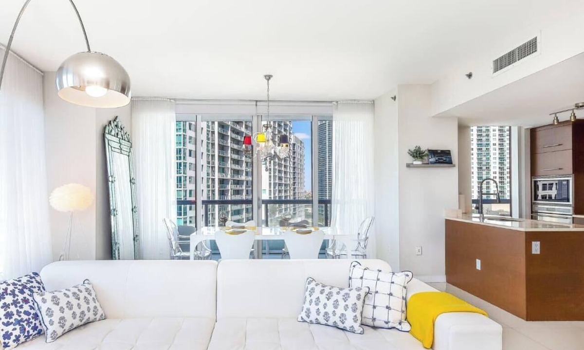 Downtown Miami Apartment | Spacious Brickell Apartment Steps from Riverwalk