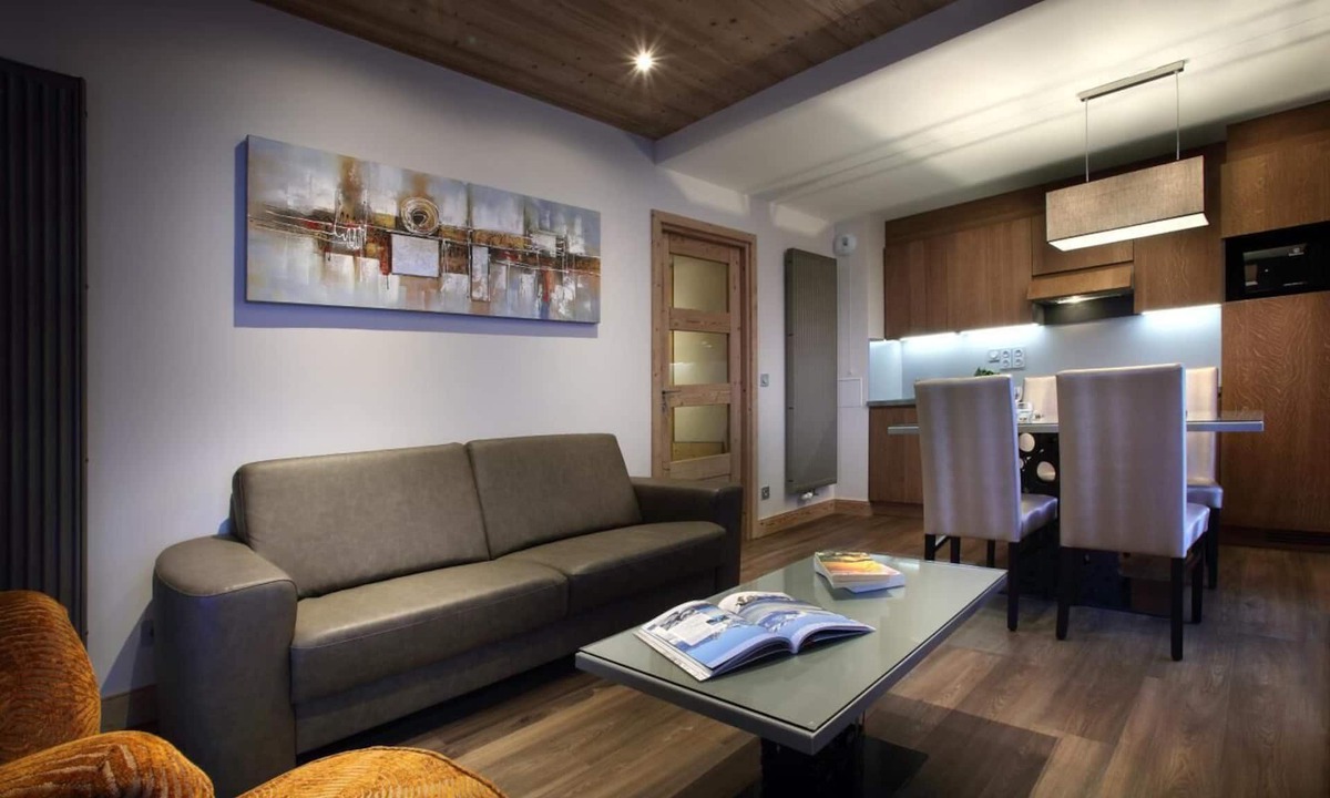 Eclose-Est Apartment | Wifi, 150m from ski slopes, fitness, swimming pool, sauna, hammam, balcony, 97m², Alpe d'Huez
