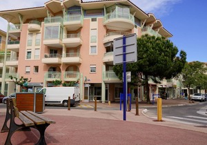 91 m² Apartment ∙ 2 bedrooms ∙ 6 guests in Fréjus