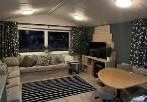 Beautiful 3 bedroom caravan with hot tub - Tattershall Lakes in Tattershall