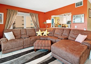 Bright, sunny condo with gorgeous ocean views & pool access! in Madeira Beach