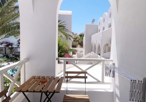 Deluxe Double Studio 30 meters from Perissa Beach in Santorini