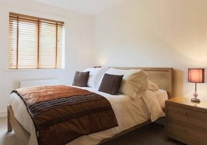 Deluxe Three-Bedroom Cottage with Private Terrace in Saint Austell