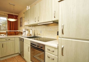 Directly behind the dune, with balcony and sea view - Strandvilla Böck FeWo 10 - in Glowe