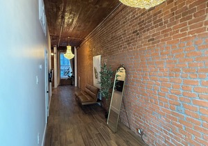 Historic Downtown Hardwood Apartment 2 Minute Walk to French Quarter -3B in New Orleans