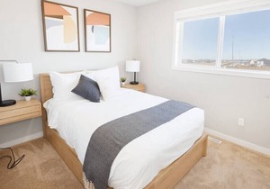 Incredible 3Bedroom Townhouse with Garage & Wi-Fi! in Winnipeg