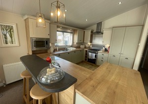 Indulgence Lakeside Lodge i1 is prime location with private fishing peg and hot tub at Tattershall in Tattershall