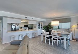 Surf Dweller #501 - Beachfront Condo w/Gulf views, Pool Access in Fort Walton Beach