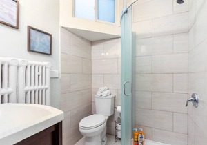 Upscale 2BR with King Bed - Boutique Apartment - PRIME Location! in Beasley