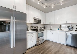 Hotel ∙ Original Condo with Game Room Near City Hot Spots in Central Business District