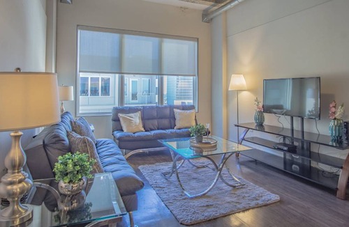 SoNo Apartment | 102 m² Apartment ∙ 2 bedrooms ∙ 5 guests