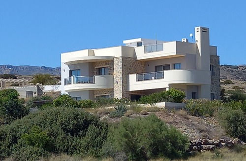 Makry Gialos Villa | 5-bedroom villa with heated pool, sea and mountain views, 5 minutes from the center of town