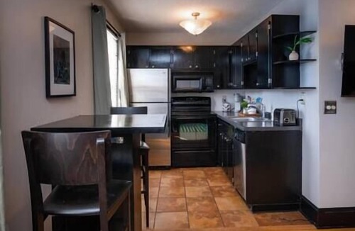 Lowry Hill East Apartment | Amazing Uptown Studio long stays
