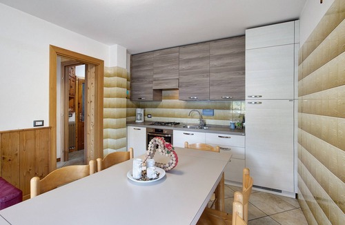 San Rocco Apartment | Apartment "Bormetti Paolo Sara" with Mountain View, Shared Garden & Wi-Fi