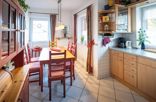 Oberhof Apartment | Apartment 'Tannenblick 4-3' with Mountain View, Shared Garden and Wi-Fi