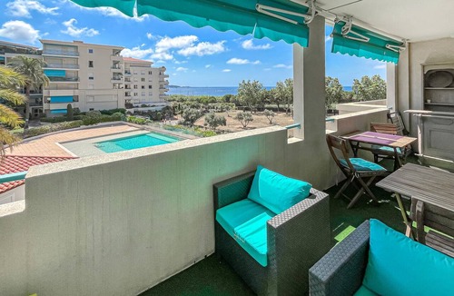 Golfe Juan Apartment | Awesome apartment in Antibes Les Pins with house sea view