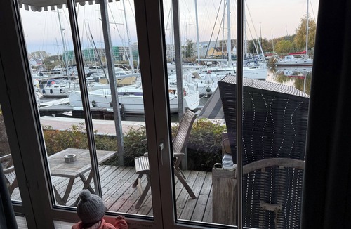 Steinbeckervorstadt Apartment | Cozy vacation apartment at the marina, short walk to the city center