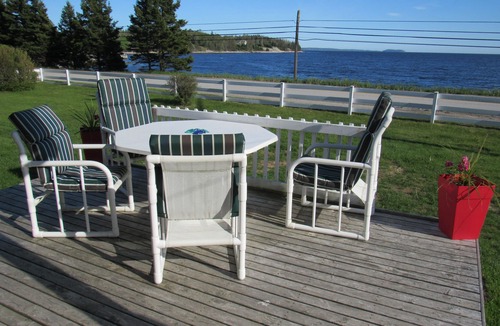 Black Point Cottage | Idyllic, sparkling clean ocean/beach cottage for your spontaneous getaway.