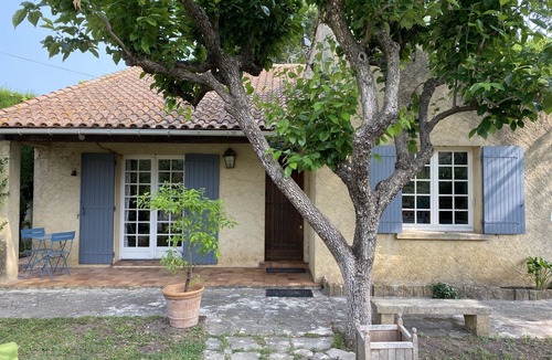 Avignon Villa | In Autumn - Visit Provence - Villa for 6 people - 3 bedrooms + pool