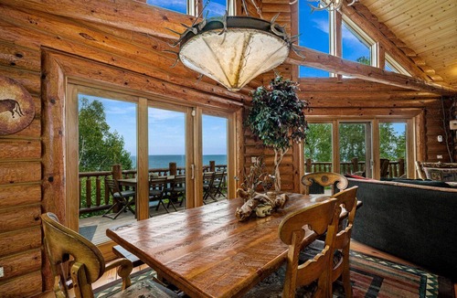 Two Harbors House | Lake Superior Luxury Log Home, Sauna, Waterfront, Amazing Views