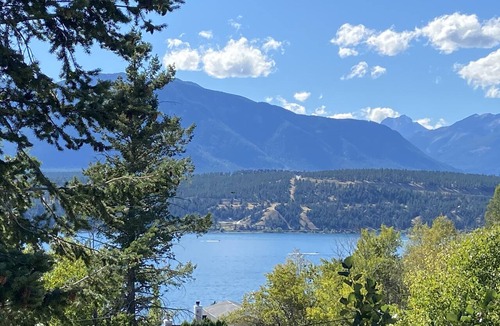 East Kootenay House | Lake Windermere Getaway!