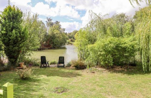 Tattershall House | Lakeside Lodge Retreat