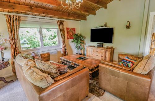 Tattershall House | Lakeside Lodge Retreat