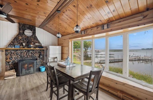Wahkon Cabin | Mille lacs Lake Beach House-Water Front-SAND-Fish