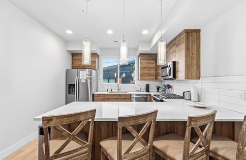 West Colfax House | Private Rooftop | 5 Blocks to Empower Field, SloHi