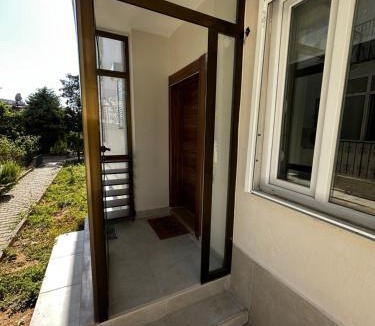 Side House | Side Holiday House