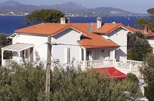 Saint-Aygulf Apartment | Small 30m2 house for 2 people on private property with swimming pool