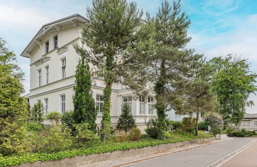 Heringsdorf Apartment | Spacious apartment in Heringsdorf with 2 bathrooms, only 300 m from the beach