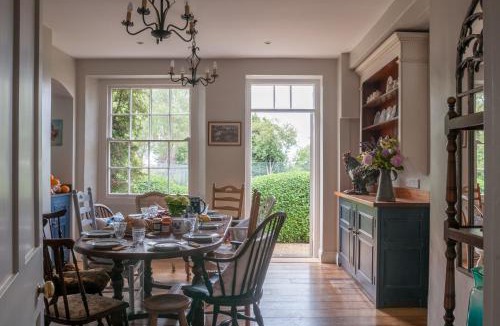 Broadway House | The Old Rectory