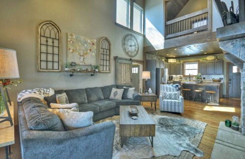 Unaka Cabin | Tranquility Perch | 3-State Mtn Views + Hot Tub