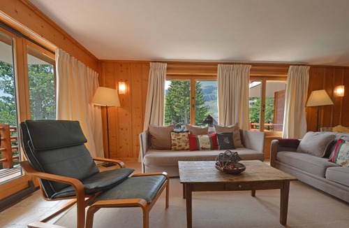 Verbier Apartment | Very nice apartment at the heart of Verbier. It is located in 2 minutes of the central place, the sh