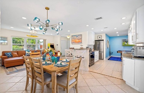 Golfview Harbor House | Waterfront w/Htd Pool, Tiki Hut, Billards, & Bar