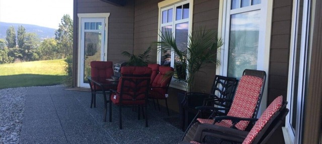 1 Bedroom Executive Lakeview Suite in Summerland
