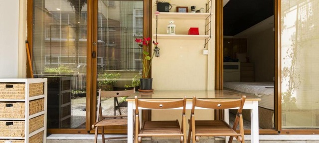 1 BR Designed House with Garden near Ramada Osmanbey Metro in İstanbul