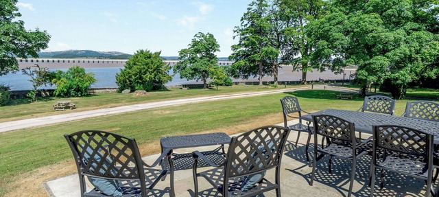 2 bedroom accommodation in Arnside, near Carnforth in Carnforth