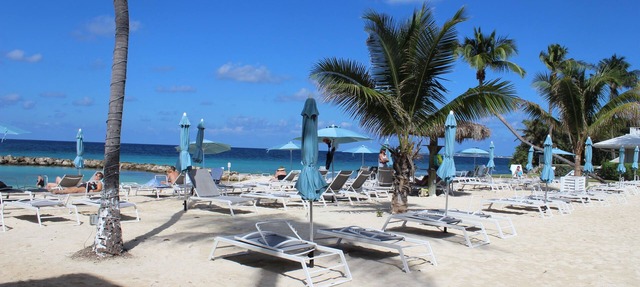 2 Bedroom Condo Seven Mile Beach -Sunset Cove in George Town