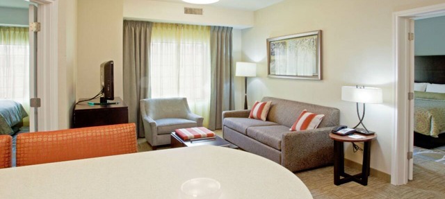 2 Bedroom Suite | Free Breakfast. Pool & Hot Tub. Your Next Trip! in Rochester