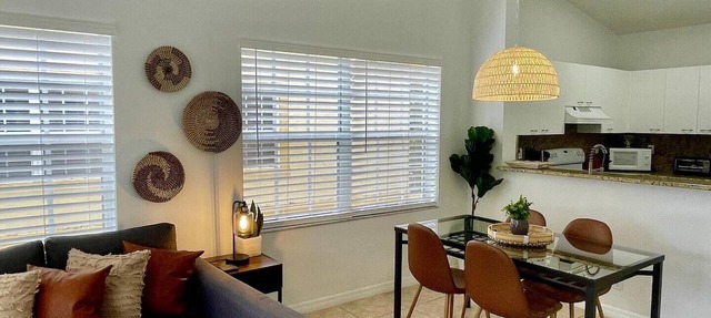 310D - Boca Retreat w/Pool, Parking, Near Evert Tennis & Shops in Boca Raton