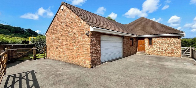 4 bedroom accommodation in Compton Martin, near Cheddar in Compton Martin