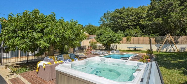 4 bedroom accommodation in Eyragues in Eyragues
