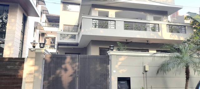 4 bedroom Duplex Villa Opp to Galleria Market DLF Phase 4 | Harmony Suites, GGN in Gurugram