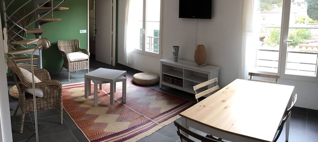40m2 duplex, sleeps 4 in the heart of the village on the island of Porquerolles in Hyères