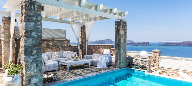 5 bedroom luxury villa with pool and stunning sea views and amazing sunsets in Akrotiri Thiras