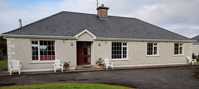 A beautiful, comfortable and spacious home in idyllic location in Ballaghaderreen