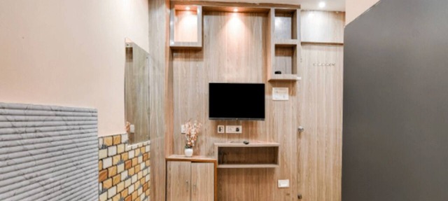 A couple friendly budget guest house at central Kolkata in Esplanade area in Kolkata